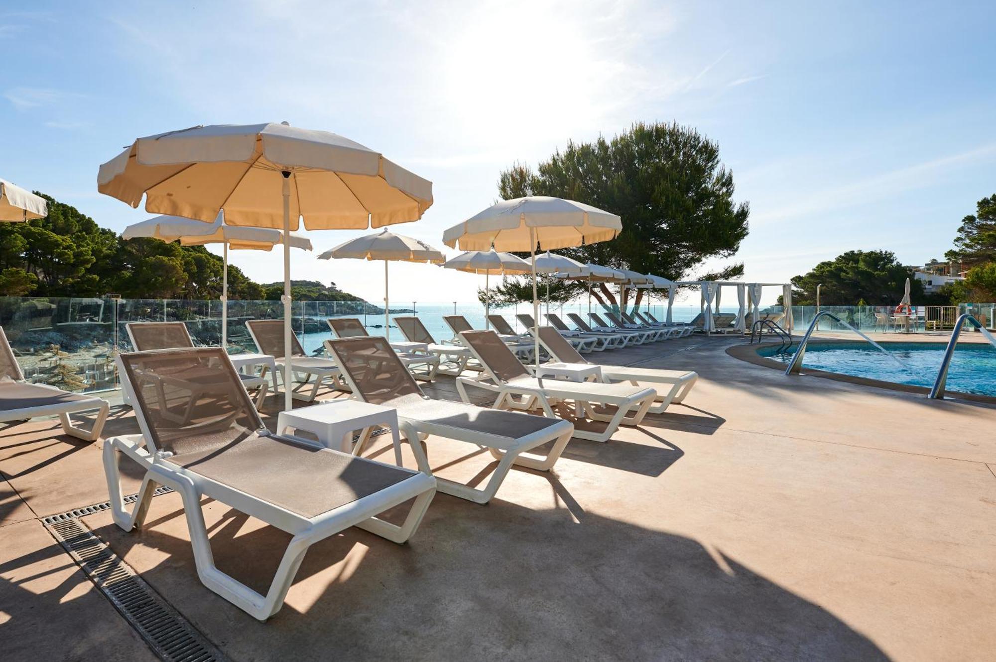 Aluasoul Carolina - Adults Only Hotel Font de sa Cala Bagian luar foto